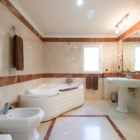 Club Playa Aparthotel 3*