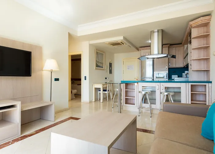 Club Playa Aparthotel 3*