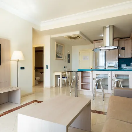Club Playa Aparthotel 3*